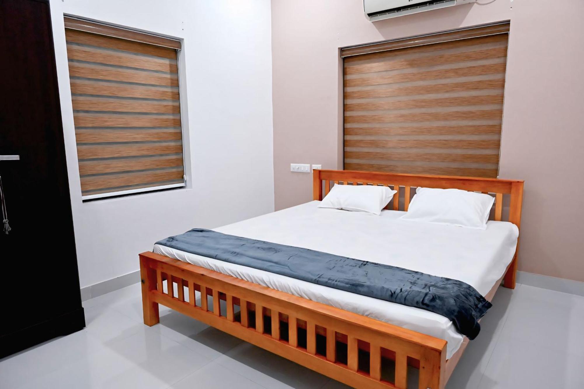 Elamkulam Penthouse - 3Bhk Ac With Kitchen - Kochi Apartment Chottanikara Exterior photo